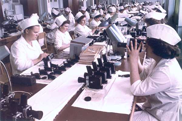 Movie cameras assembly line in 1985